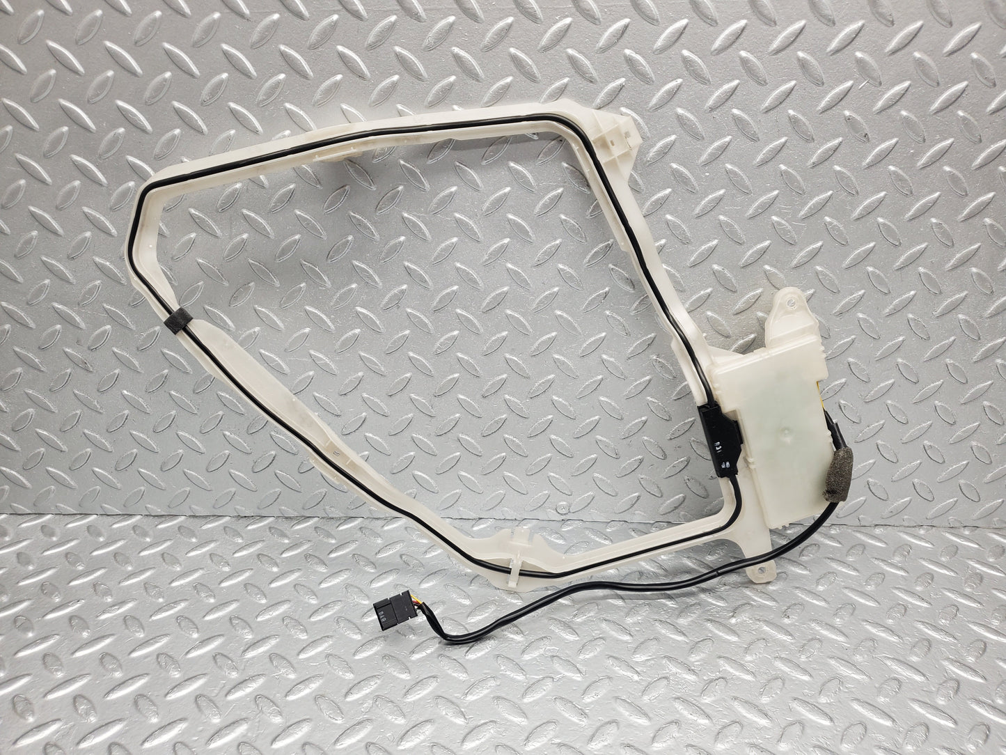 1605 Mercedes-Benz W220 S430 Key Less Antenna Front Left 2208200175