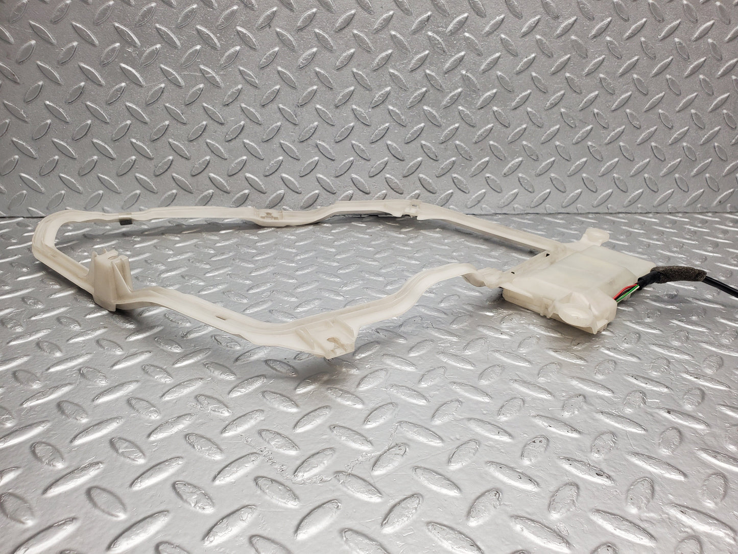 1605 Mercedes-Benz W220 S430 Key Less Antenna Front Left 2208200175