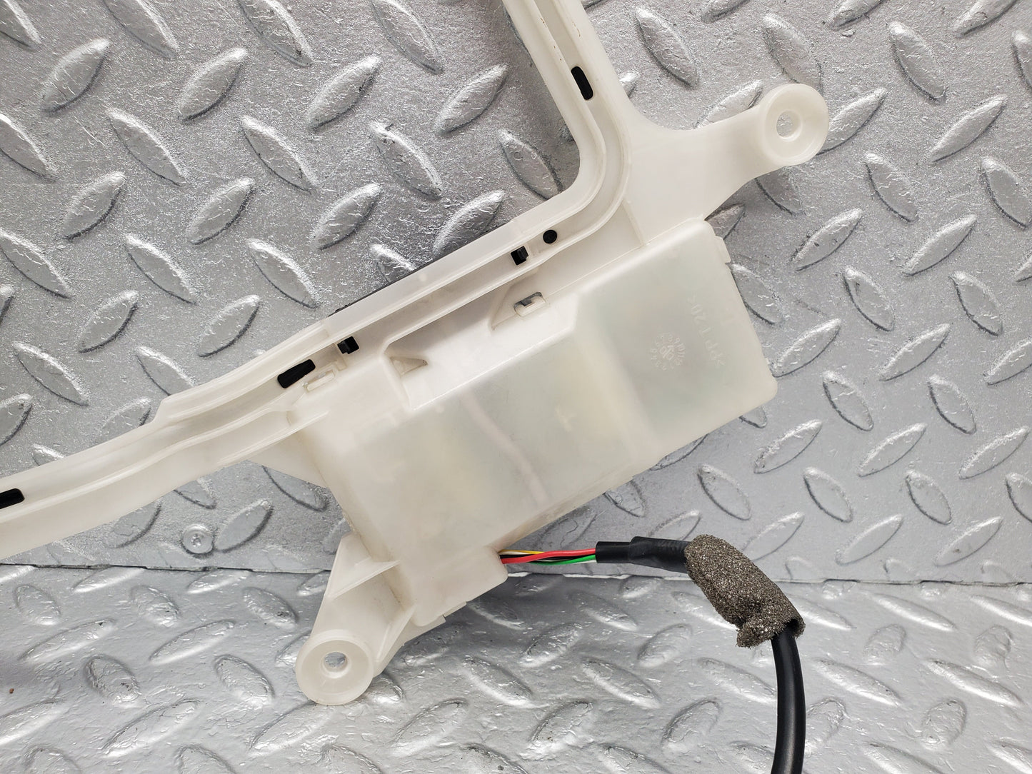 1605 Mercedes-Benz W220 S430 Key Less Antenna Front Left 2208200175