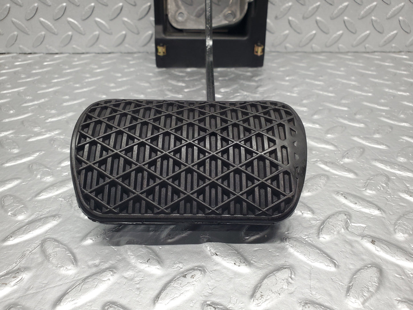 1608 Mercedes-Benz W220 S430 Brake Pedal 2206840718