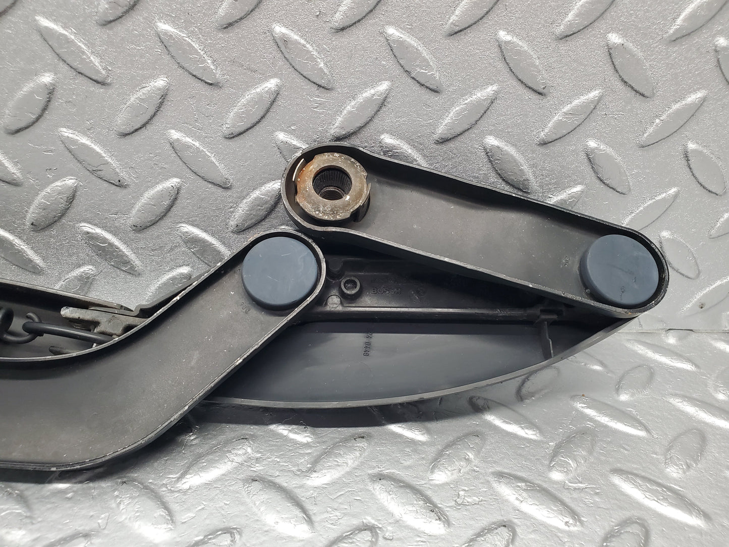 1613 Mercedes-Benz W220 S430 Wiper Arm Left Passenger Side N/S 2208201944