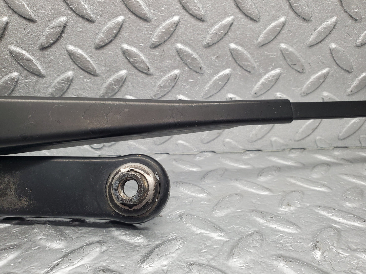 1613 Mercedes-Benz W220 S430 Wiper Arm Left Passenger Side N/S 2208201944