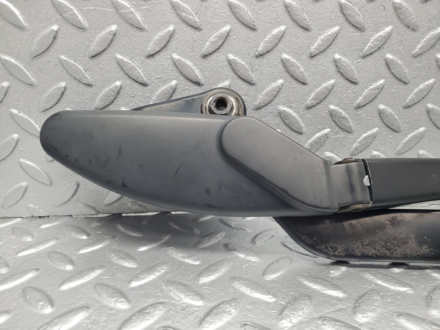 1613 Mercedes-Benz W220 S430 Wiper Arm Left Passenger Side N/S 2208201944