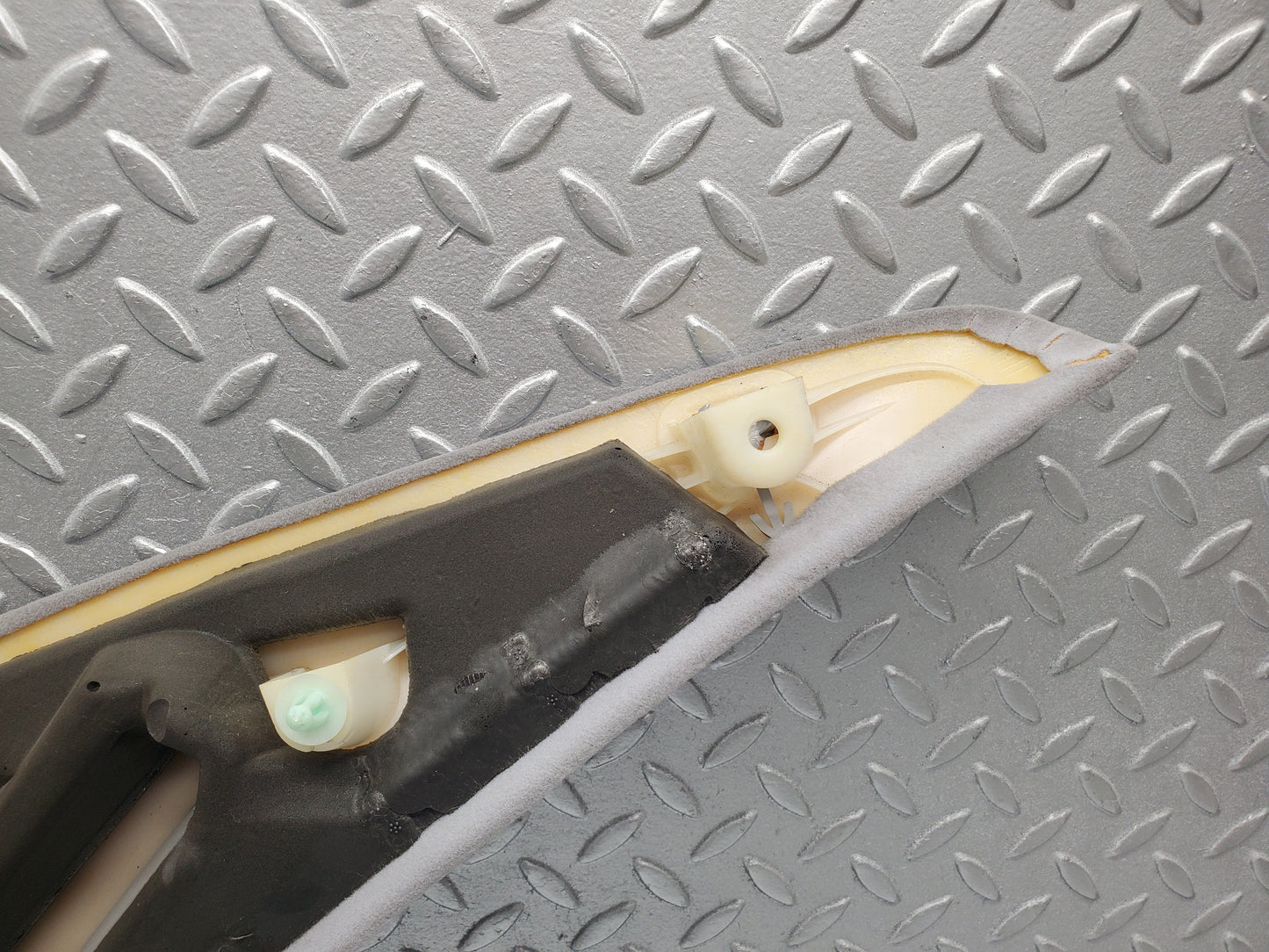 1636 Mercedes-Benz W220 S430 C Pillar Cover Trim Right Side 2206950437