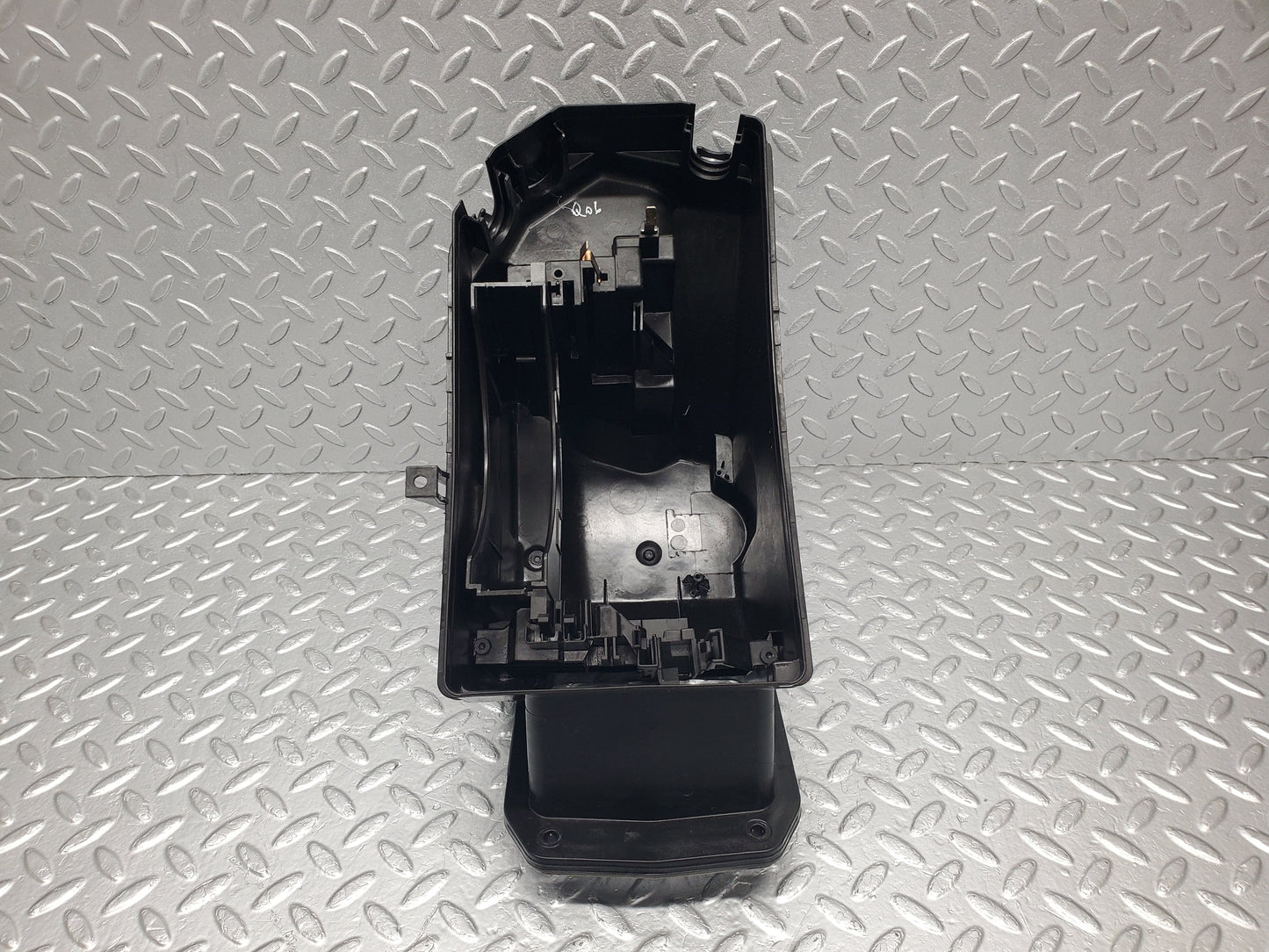 1637 Mercedes-Benz W220 S430 Air Filter Box 2205400224