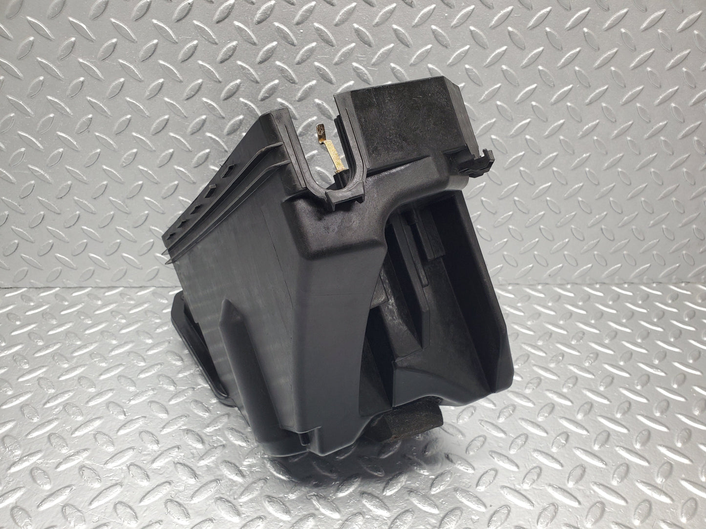 1637 Mercedes-Benz W220 S430 Air Filter Box 2205400224