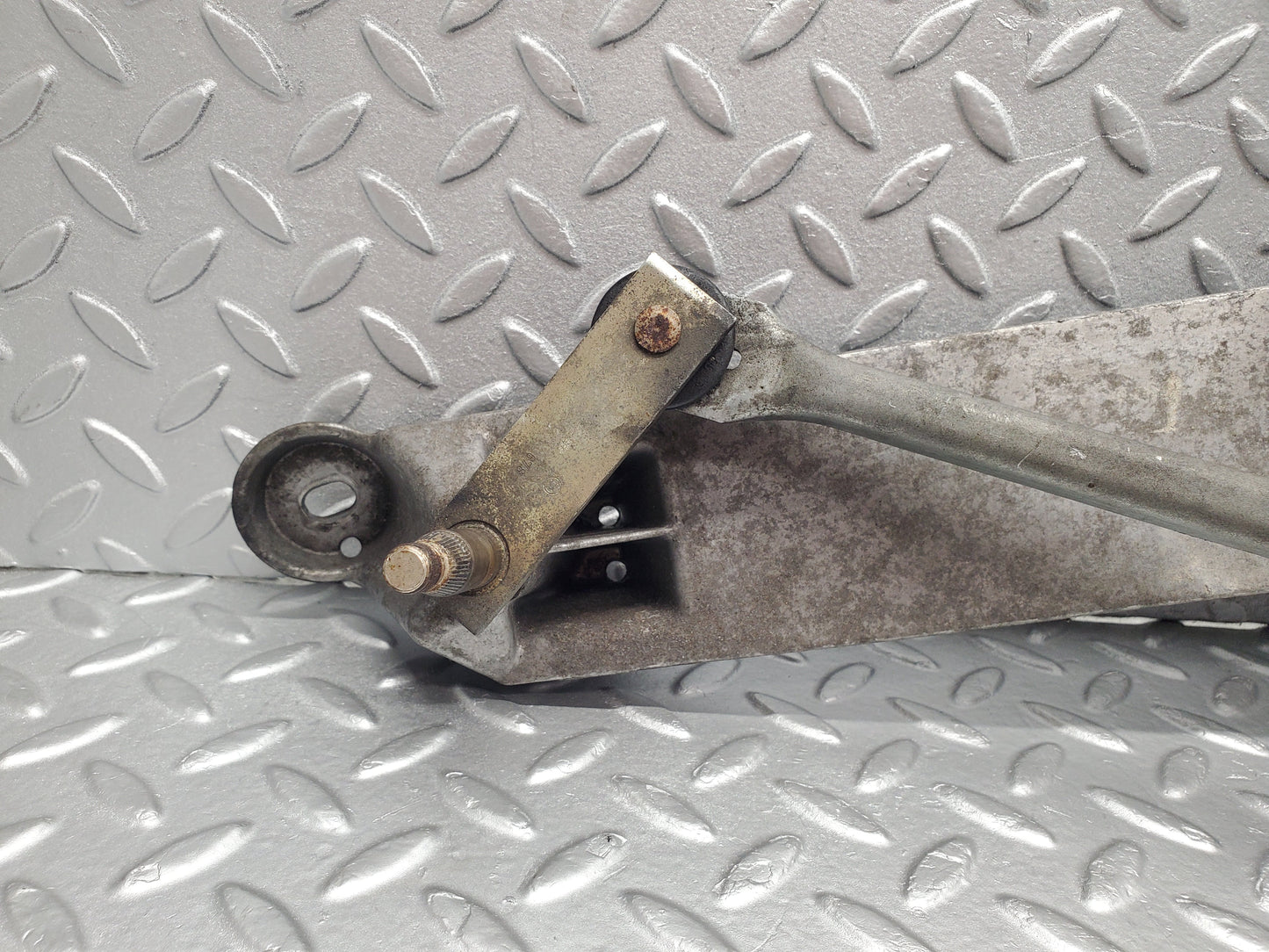 1645 Mercedes-Benz W220 S430 Wiper Linkage 3391098392