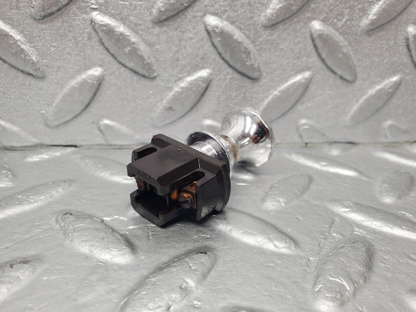 1686 Mercedes-Benz W105 219 PONTON Bakelite Switch