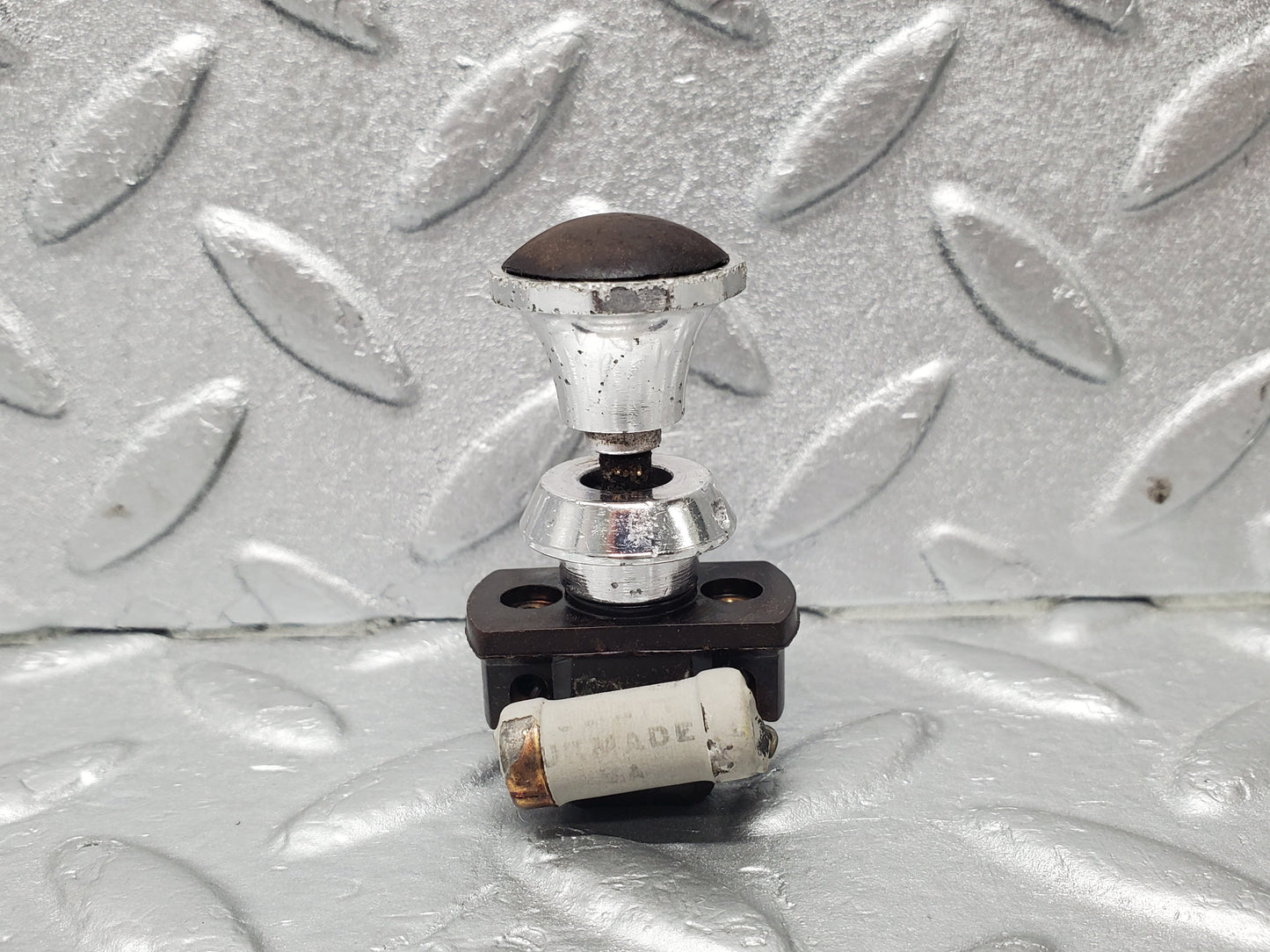 1687 Mercedes-Benz W105 219 PONTON Bakelite Switch