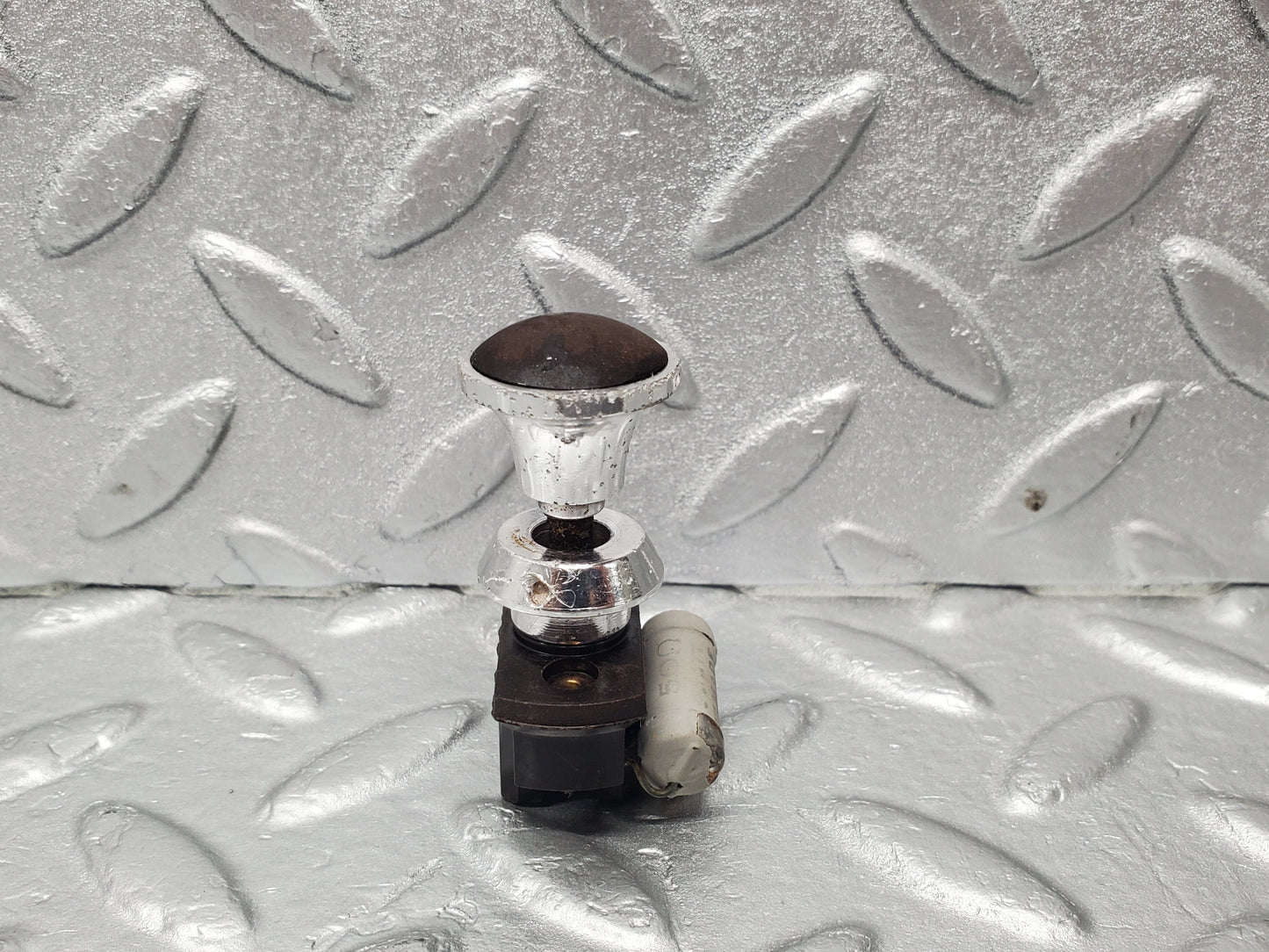 1687 Mercedes-Benz W105 219 PONTON Bakelite Switch