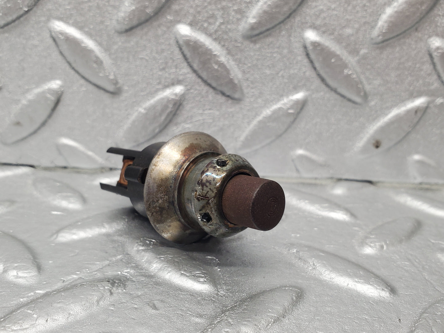 1688 Mercedes-Benz W105 219 PONTON Bakelite Switch