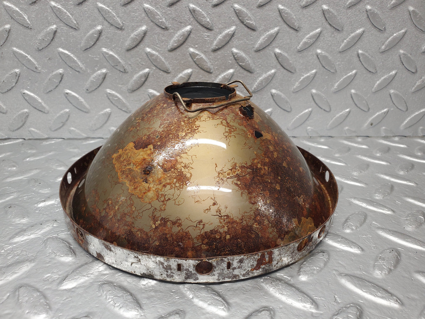 1693 Mercedes-Benz W105 219 PONTON Headlight Reflector