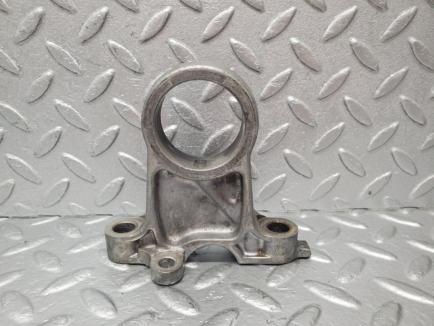 1712 Mercedes-Benz W105 219 PONTON Camshaft Bearing Tower 1800511616