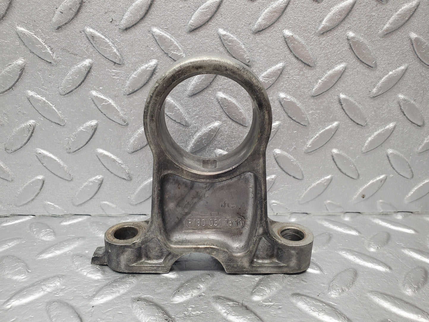 1712 Mercedes-Benz W105 219 PONTON Camshaft Bearing Tower 1800511616