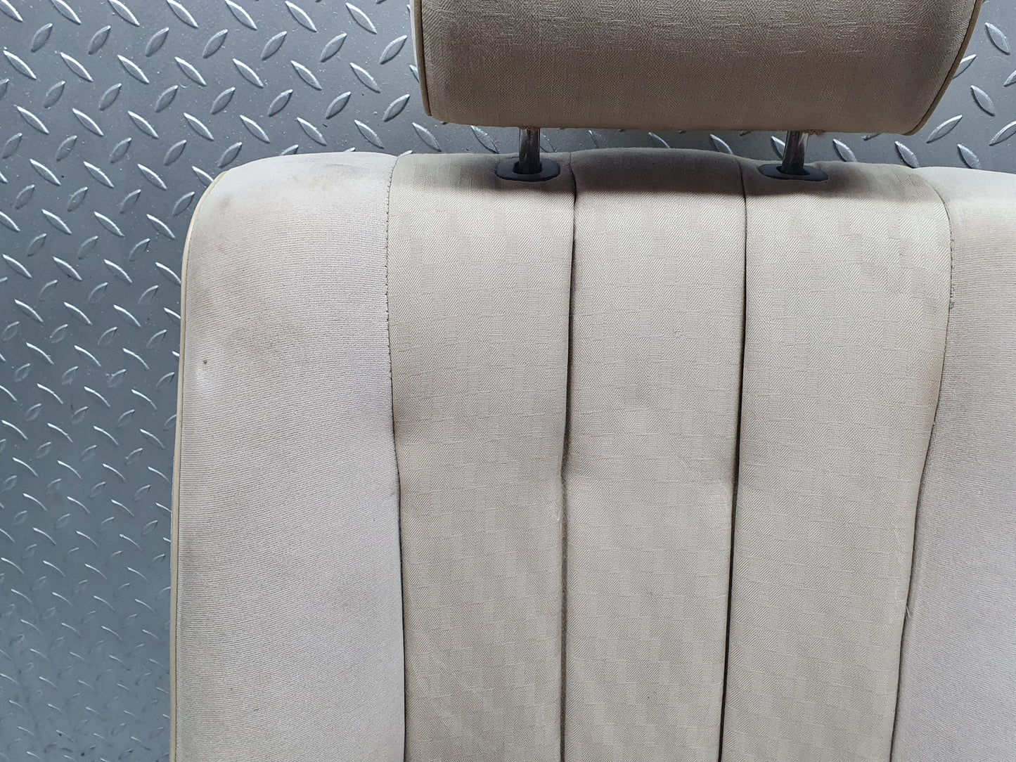 41134 Mercedes-Benz W126 300SE Front Right Seat Driver Seat Beige 1269102950