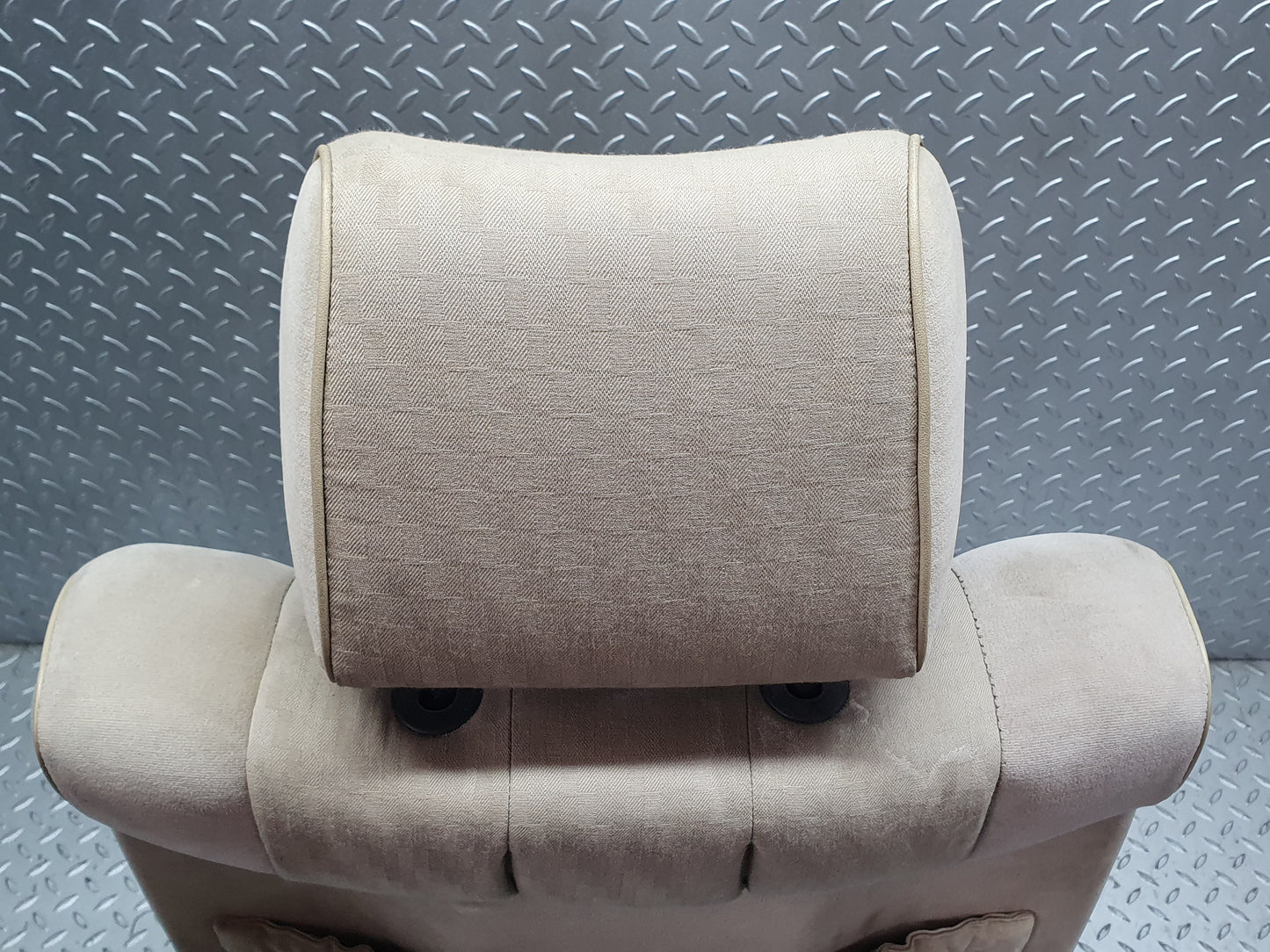 41134 Mercedes-Benz W126 300SE Front Right Seat Driver Seat Beige 1269102950