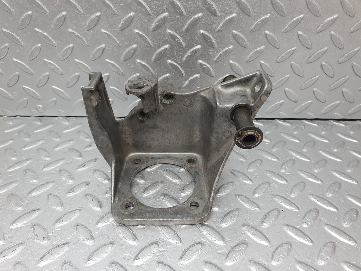 25122 Mercedes-Benz W201 190D Brake And Clutch Pedal Bracket 1242900419