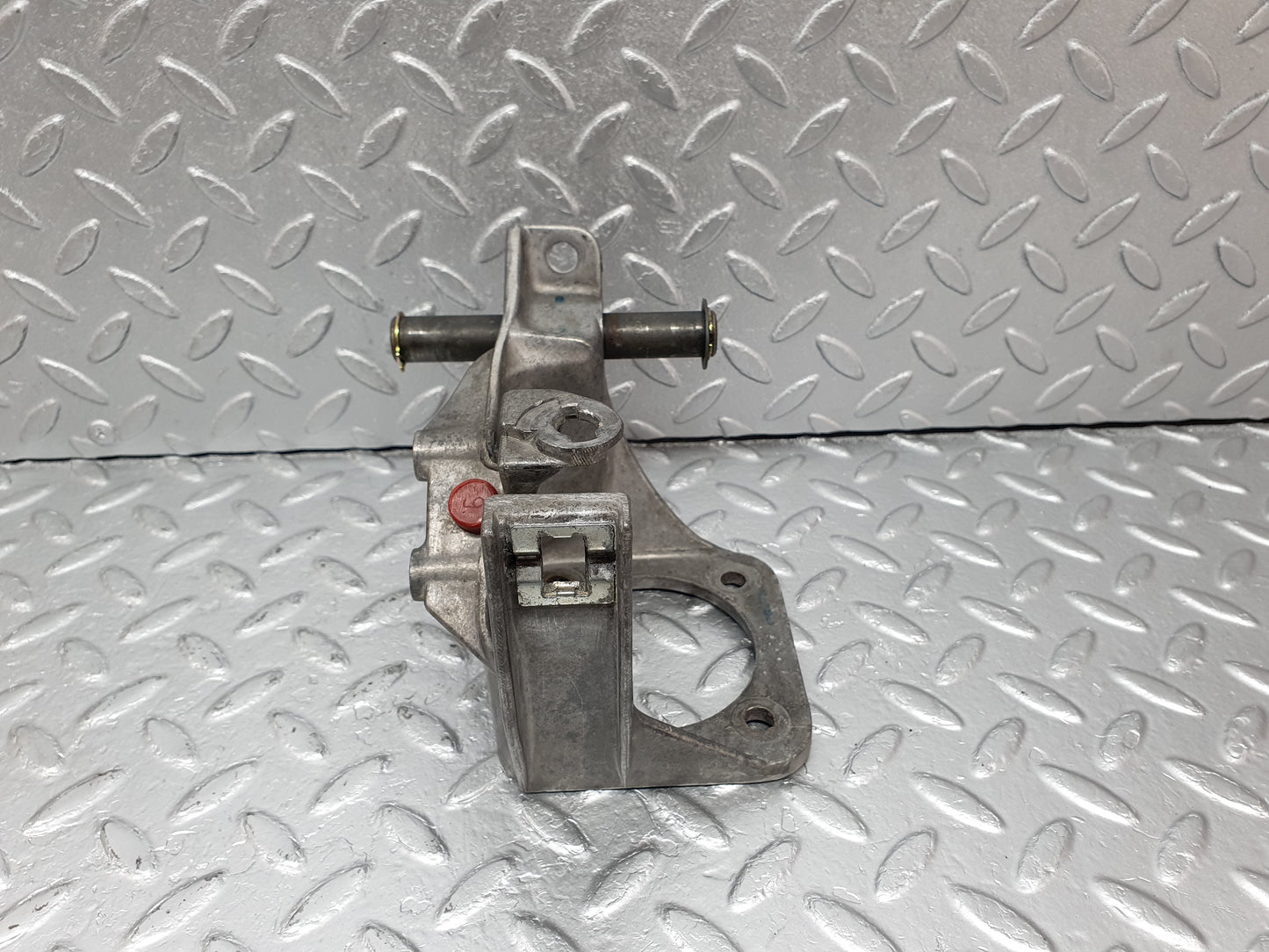 25122 Mercedes-Benz W201 190D Brake And Clutch Pedal Bracket 1242900419