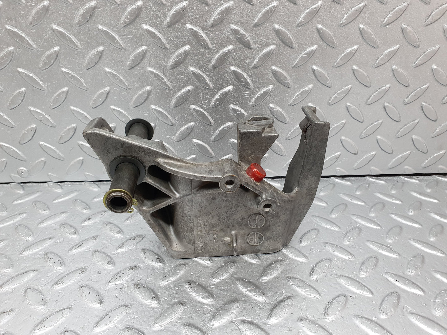 25122 Mercedes-Benz W201 190D Brake And Clutch Pedal Bracket 1242900419