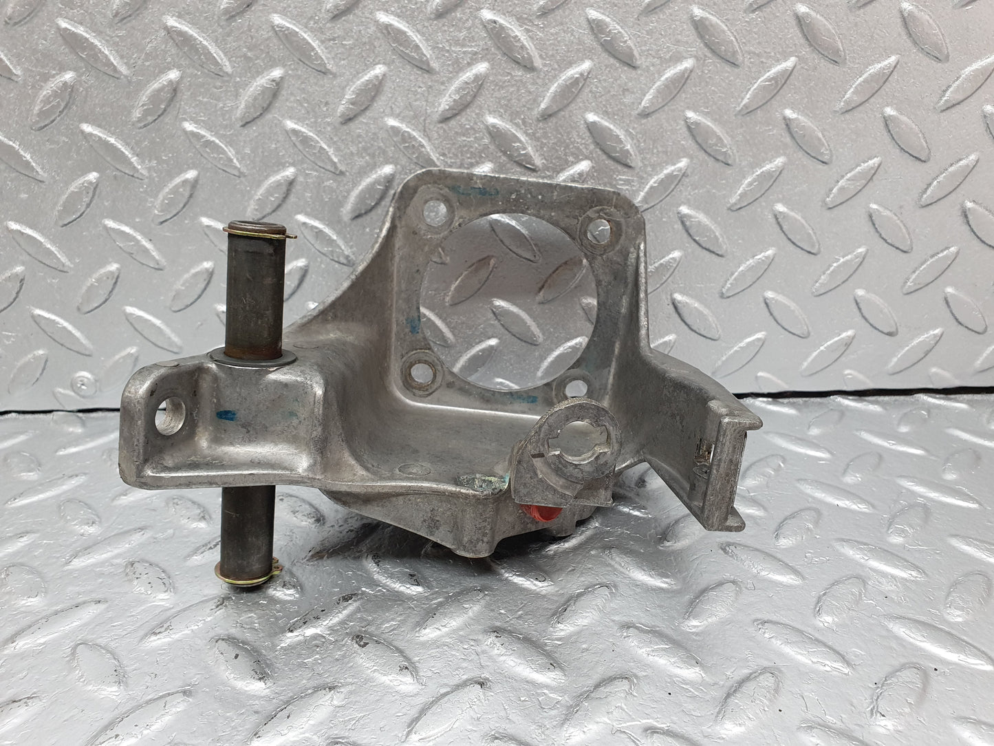 25122 Mercedes-Benz W201 190D Brake And Clutch Pedal Bracket 1242900419