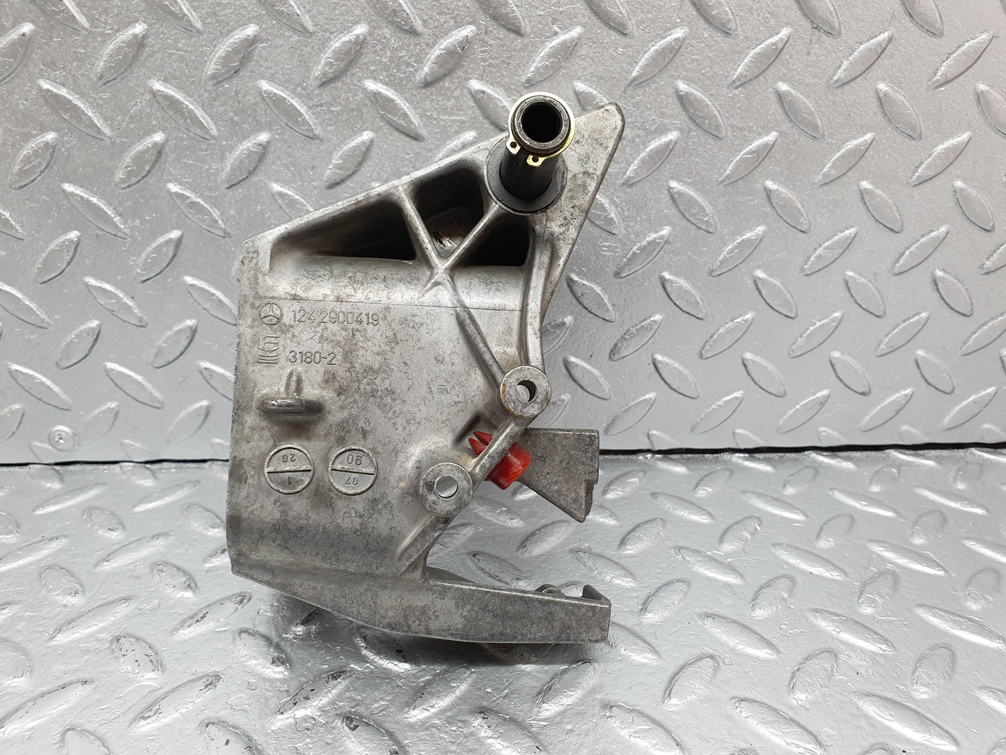25122 Mercedes-Benz W201 190D Brake And Clutch Pedal Bracket 1242900419