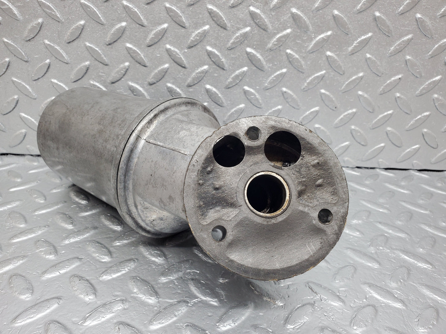 0902 Mercedes-Benz C107 350SLC Coupe Oil Filter Housing MANN 1161840309