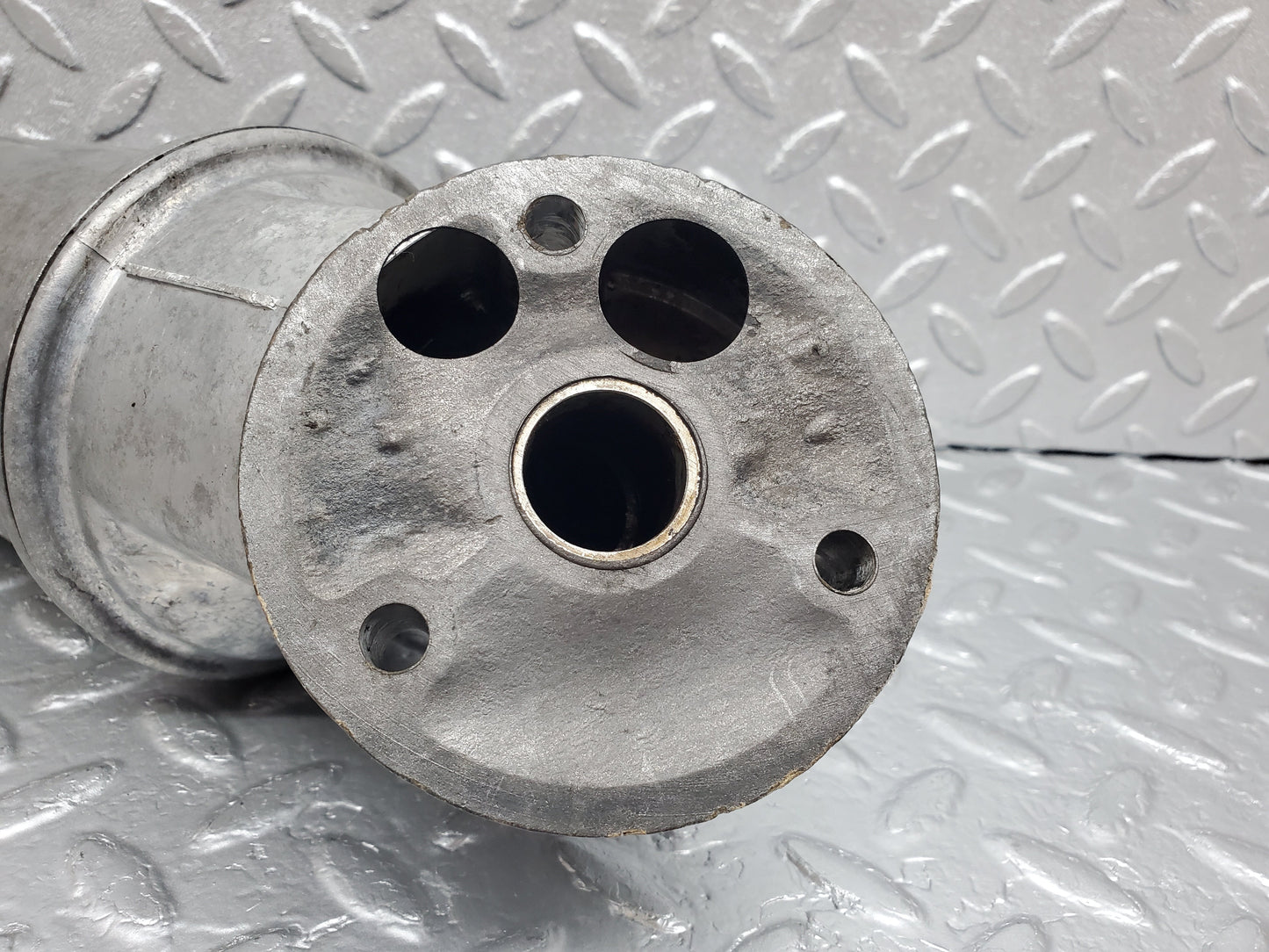 0902 Mercedes-Benz C107 350SLC Coupe Oil Filter Housing MANN 1161840309
