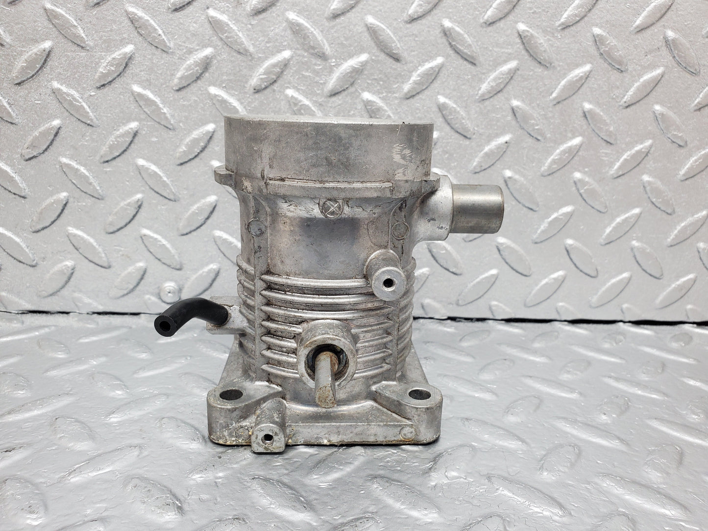 0901 Mercedes-Benz C107 350SLC Coupe Jetronic Throttle Body Assembly