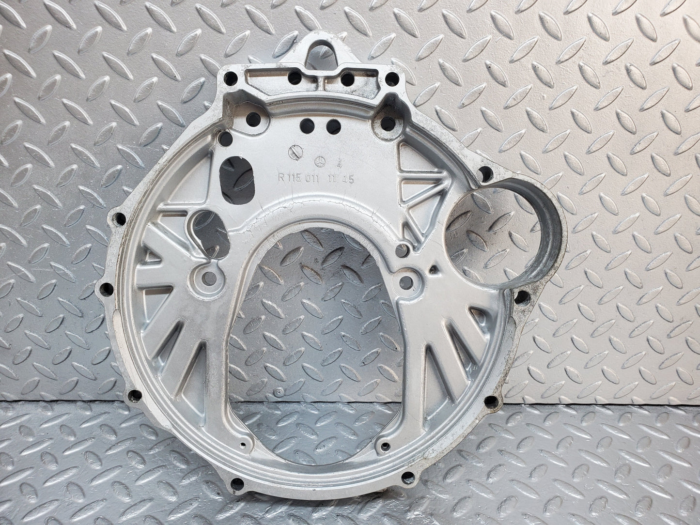 0893 Mercedes-Benz W123 240D Gearbox Flange 1150111145