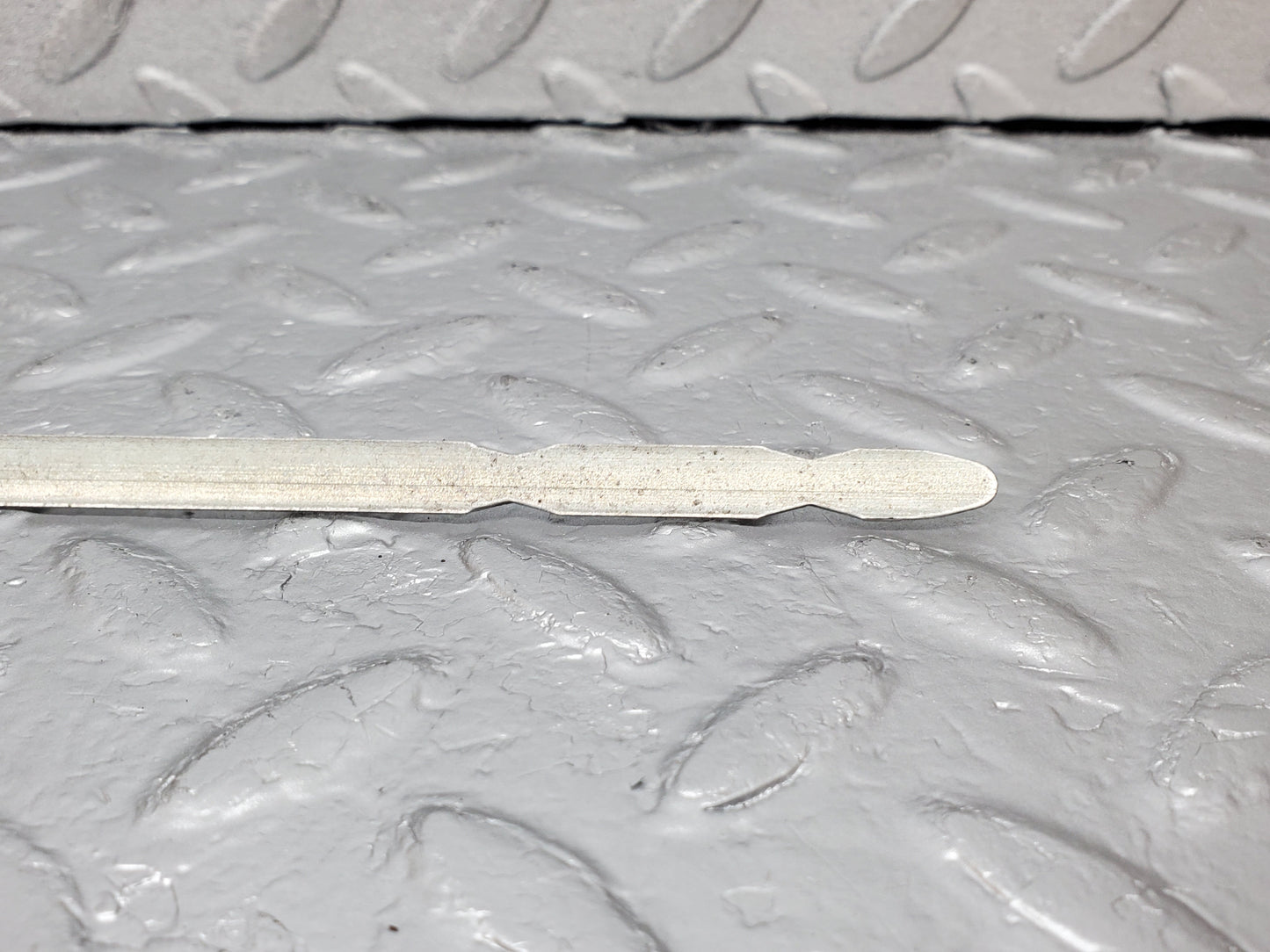 0889 Mercedes-Benz W123 240D Oil Dipstick