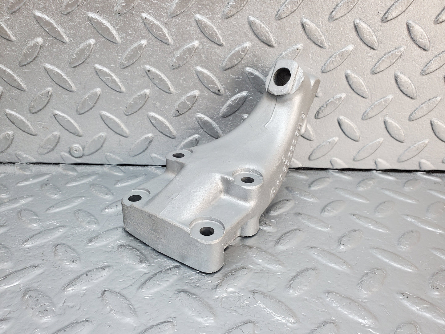 0911 Mercedes-Benz C107 350SLC Coupe Engine Mount Bracket Right 1162232304
