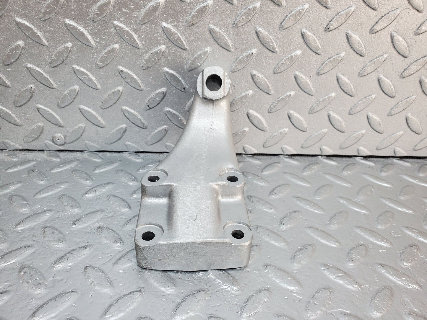 0911 Mercedes-Benz C107 350SLC Coupe Engine Mount Bracket Right 1162232304