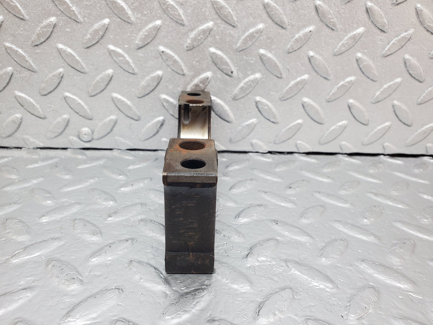 0919 Mercedes-Benz C107 350SLC Coupe Crankshaft Bearing Holder  1160110312