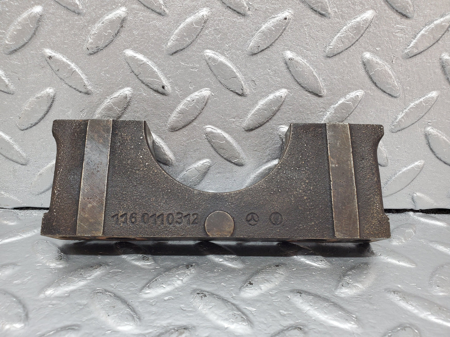 0920 Mercedes-Benz C107 350SLC Coupe Crankshaft Bearing Holder  1160110312