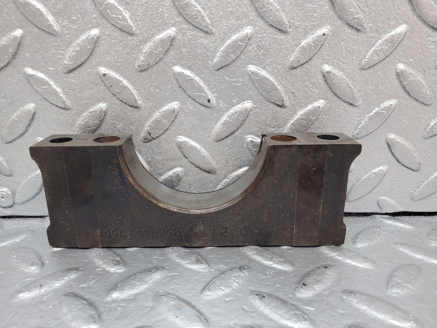 0921 Mercedes-Benz C107 350SLC Coupe Crankshaft Bearing Holder 1160110312