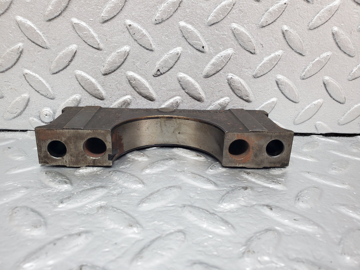 0922 Mercedes-Benz C107 350SLC Coupe Crankshaft Bearing Holder 1160110312