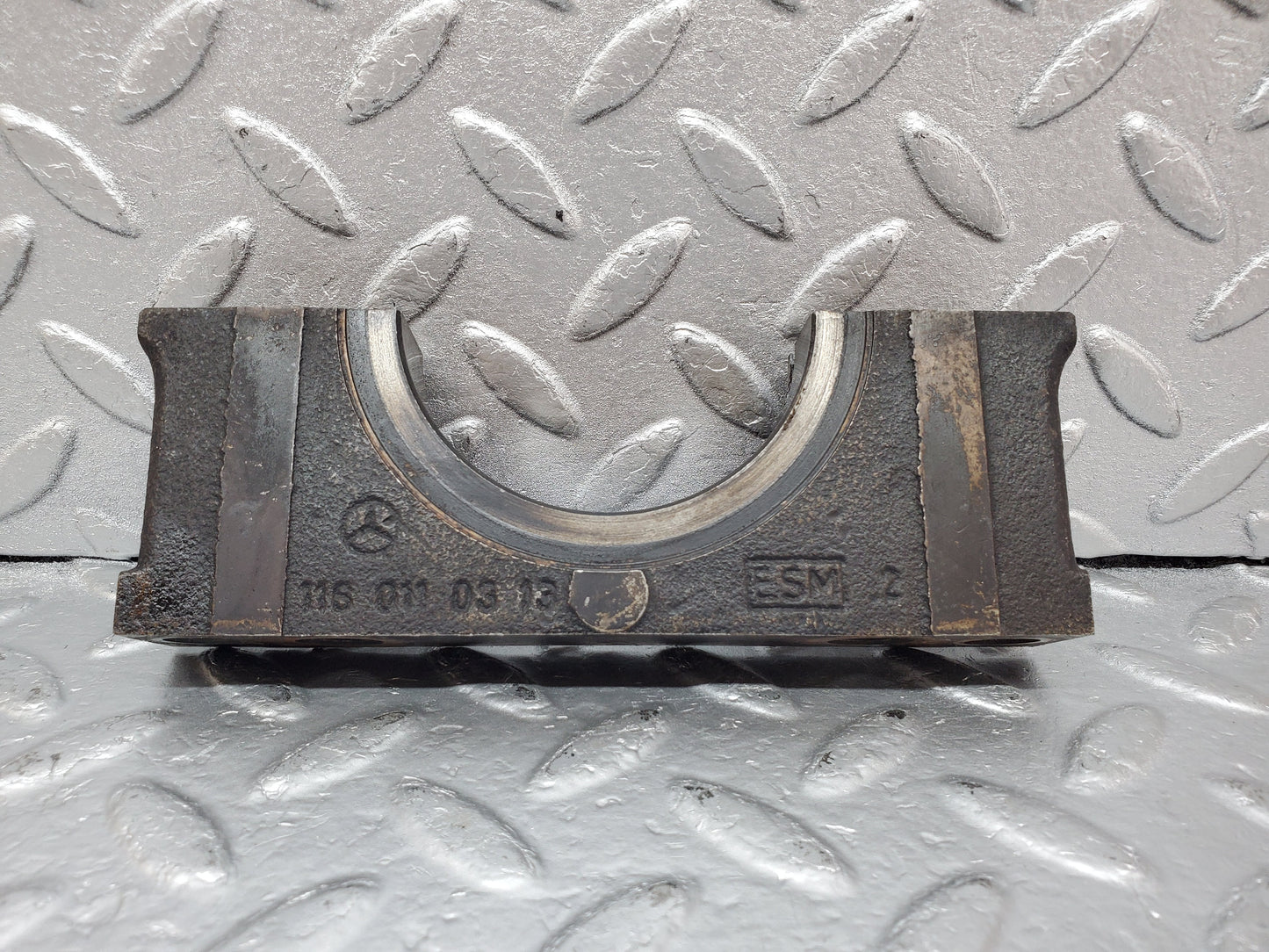 0923 Mercedes-Benz C107 350SLC Coupe Crankshaft Bearing Holder 1160110312