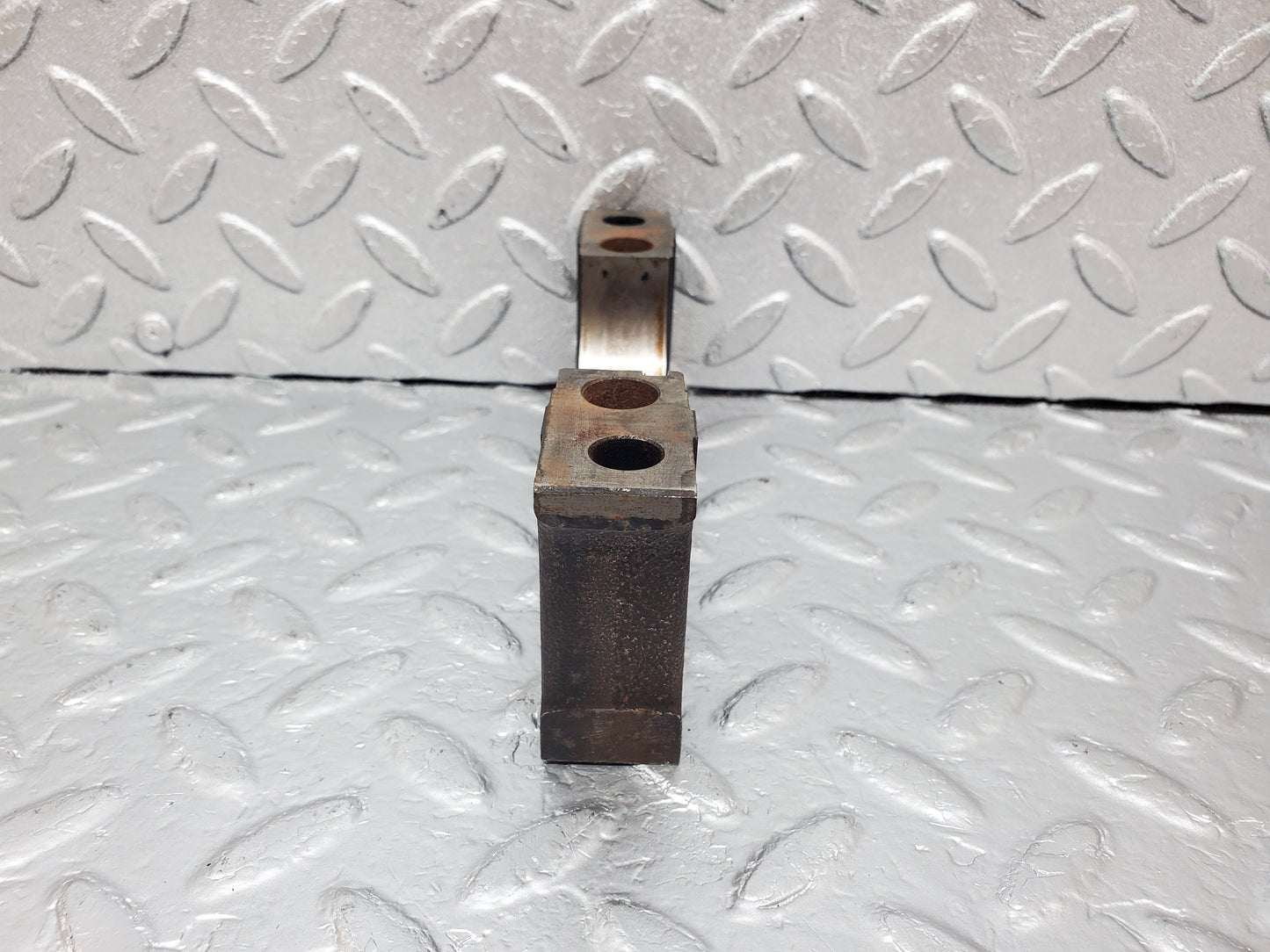 0923 Mercedes-Benz C107 350SLC Coupe Crankshaft Bearing Holder 1160110312