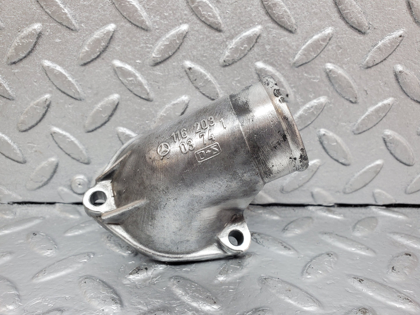 0918 Mercedes-Benz C107 350SLC Coupe Thermostat Housing 1162030374