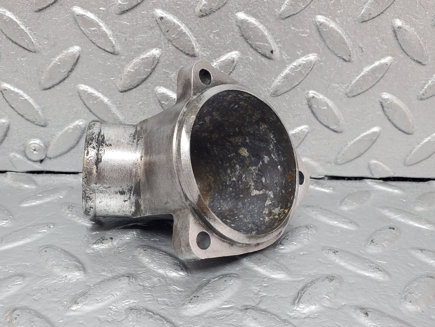 0918 Mercedes-Benz C107 350SLC Coupe Thermostat Housing 1162030374