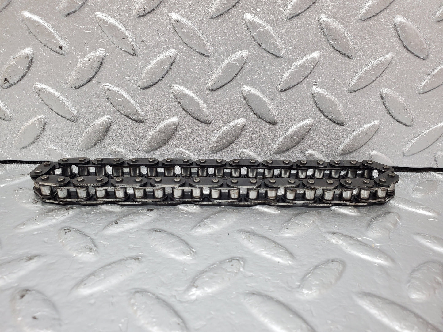 0932 Mercedes-Benz C107 350SLC Coupe Oil Pump Chain