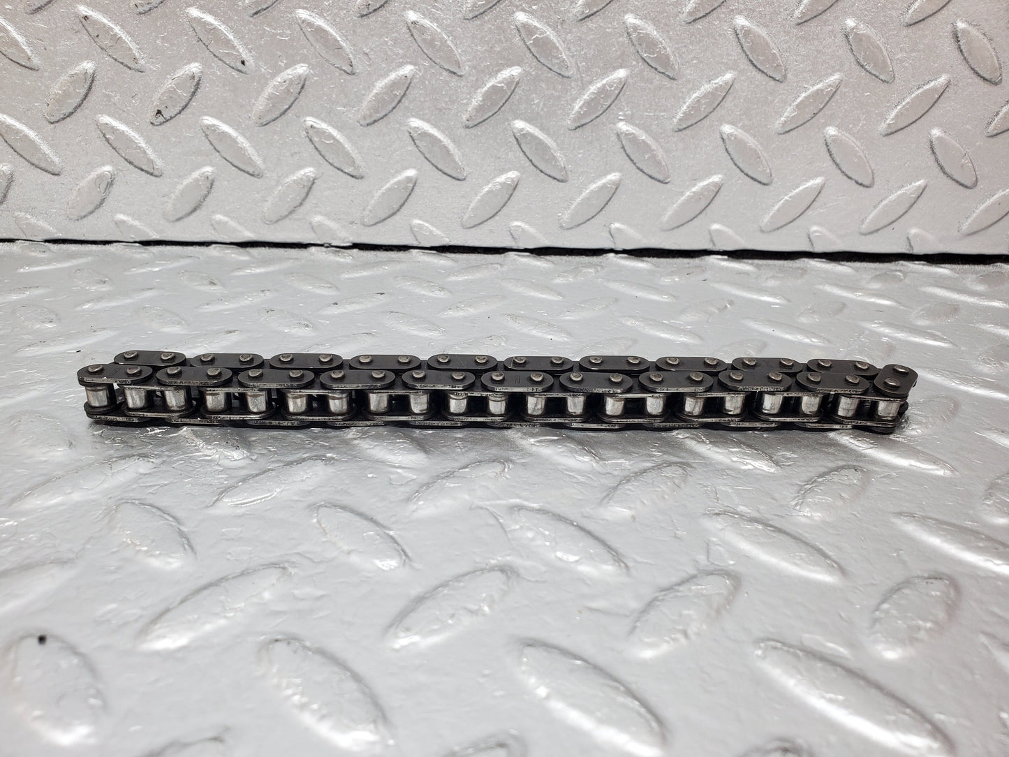 0932 Mercedes-Benz C107 350SLC Coupe Oil Pump Chain