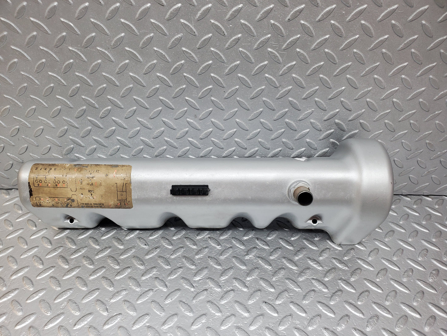 0935 Mercedes-Benz C107 350SLC Coupe Cylinder Head Cover Left Side 1160161805