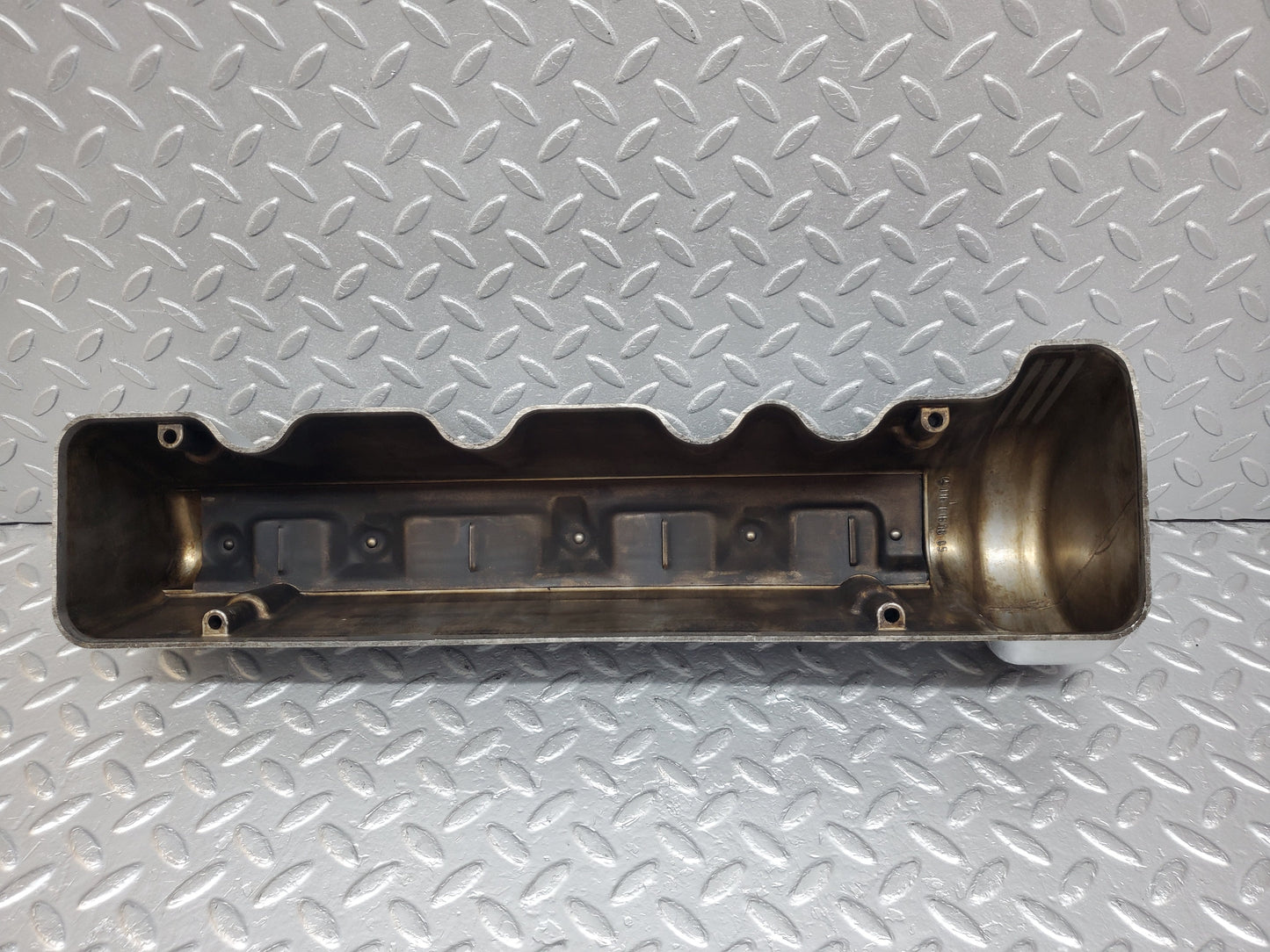 0935 Mercedes-Benz C107 350SLC Coupe Cylinder Head Cover Left Side 1160161805