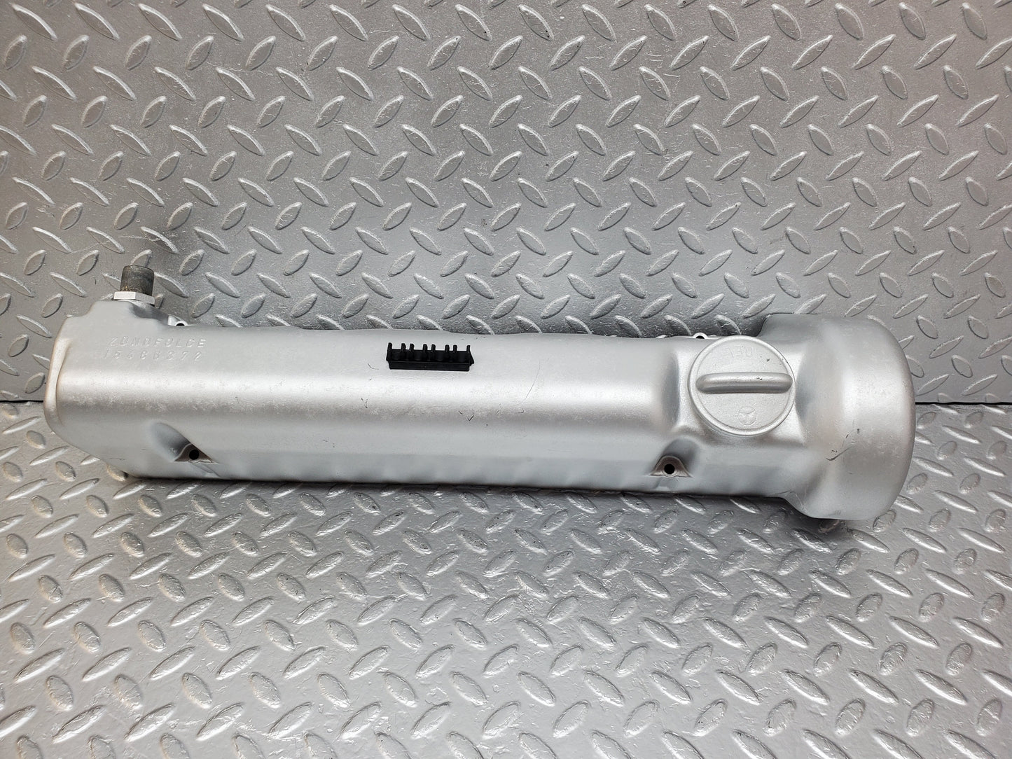 0939 Mercedes-Benz C107 350SLC Coupe Cylinder Head Cover Right 1160161905
