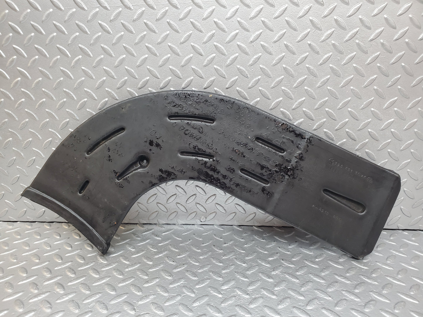 0953 Mercedes-Benz C123 230CE Coupe Heating Air Duct Right Side 1238311046