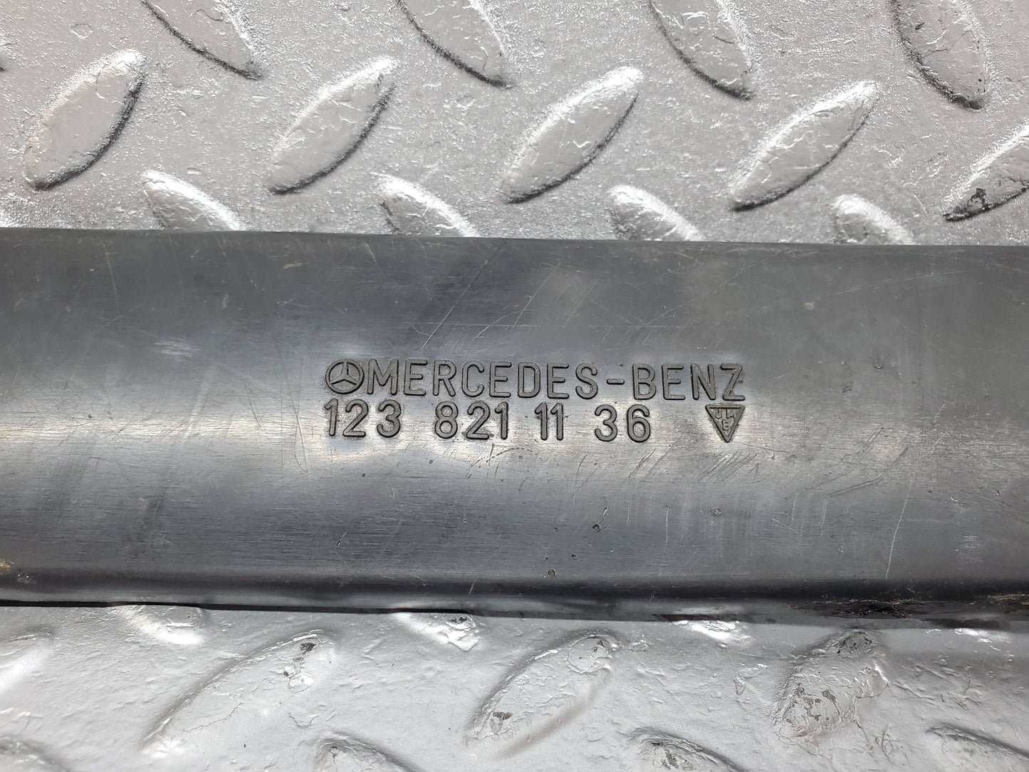 0954 Mercedes-Benz C123 230CE Coupe Cabel Chanel Covering  1238211136