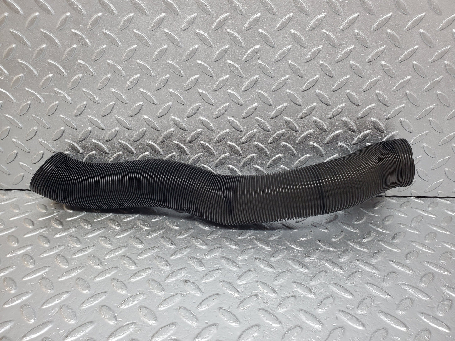 0965 Mercedes-Benz C123 230CE Air Duct Pipe Hose