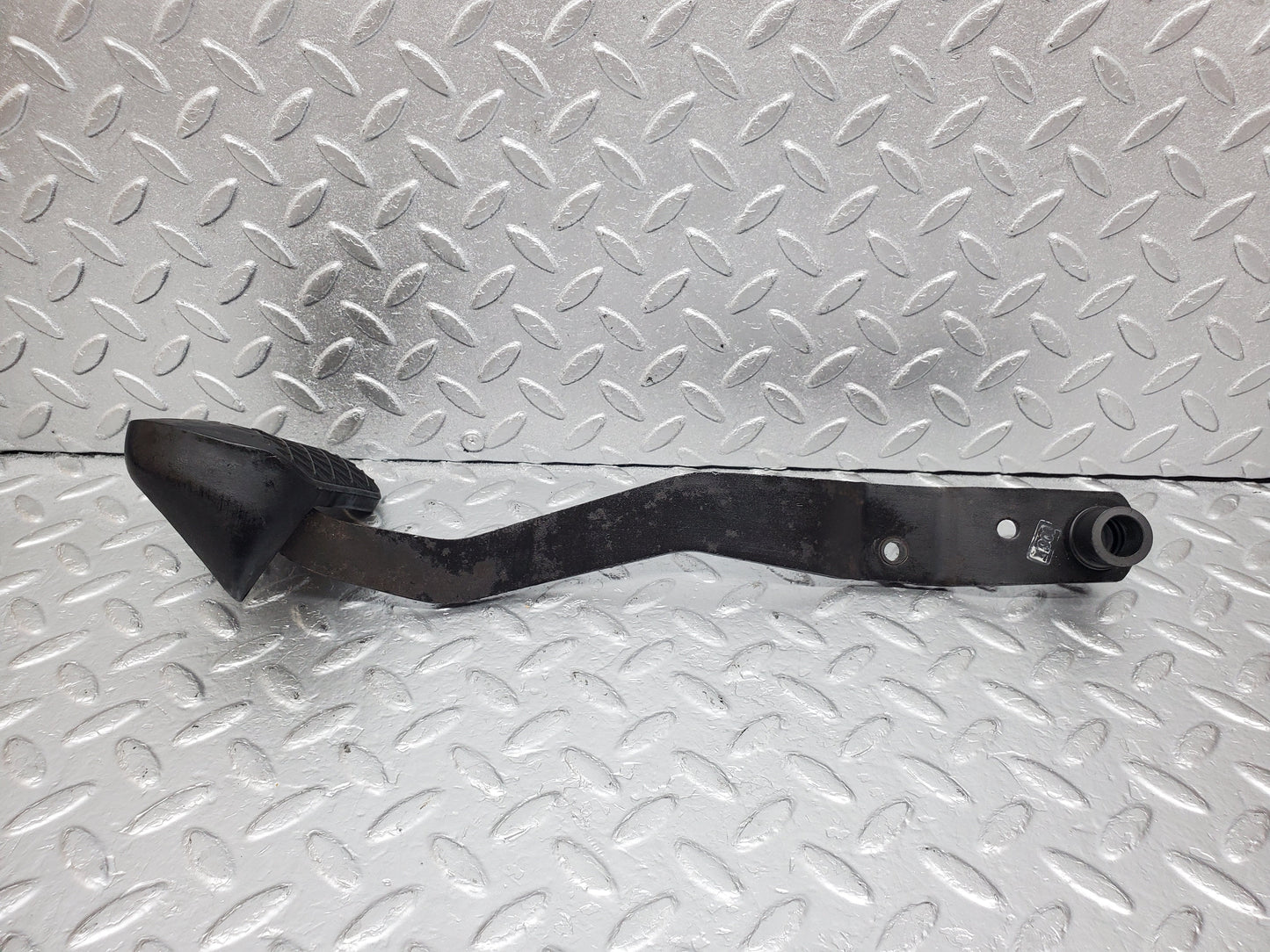 0972 Mercedes-Benz C123 230CE Brake Pedal With Rubber 1232910082