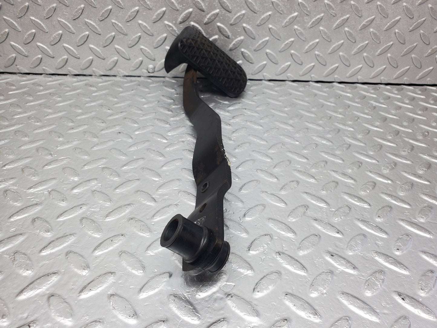 0972 Mercedes-Benz C123 230CE Brake Pedal With Rubber 1232910082